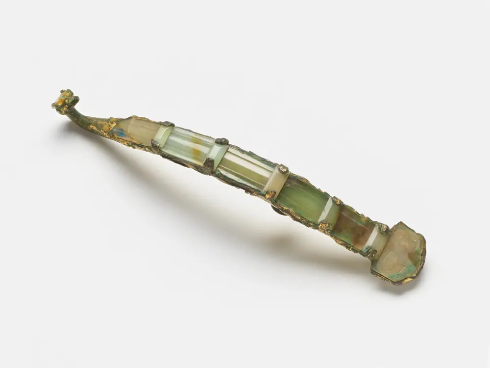 Garment hook with dragons and mask — Garment hook with dragons and mask